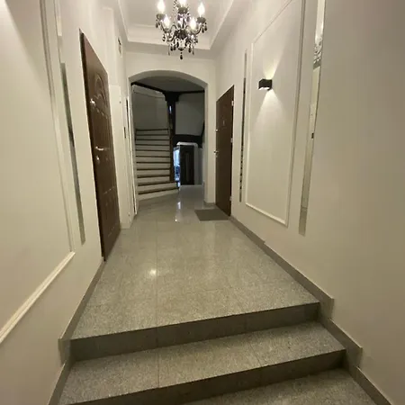 Urban Jungle! Apartment